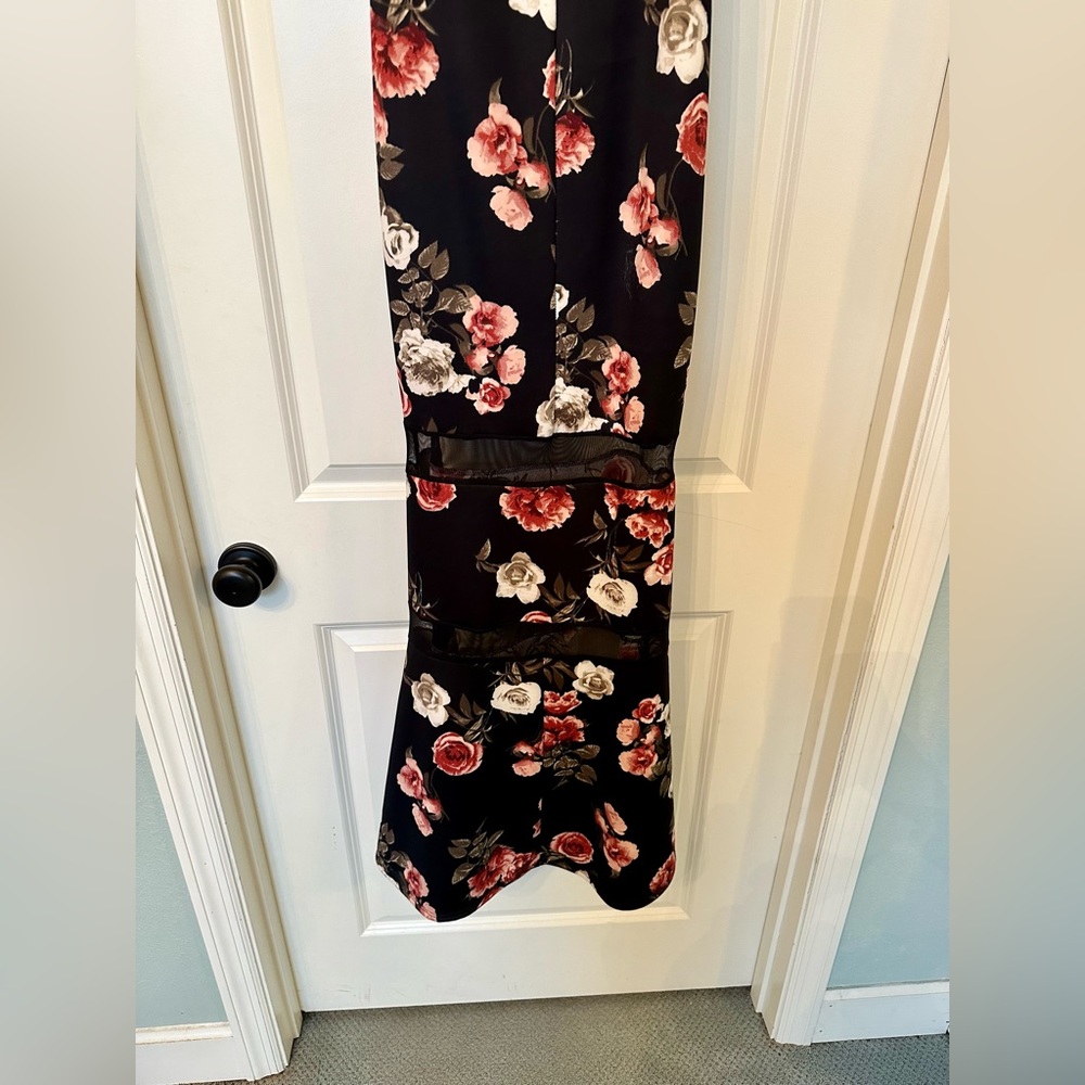 Minette - STUNNING Black and Floral Fit & Flare Off The Shoulder Dress! - Picture 8 of 9